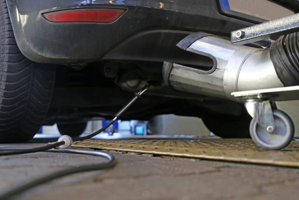 Abgas Check bei der AU bei einem OK Car-Service Partner